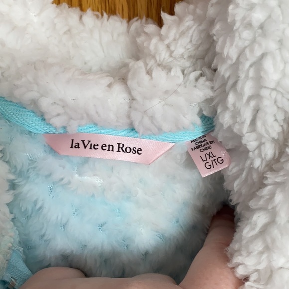 (3 FOR 100) La Vie En Rose Snowflake Hooded Zip Up Robe - Picture 3 of 5